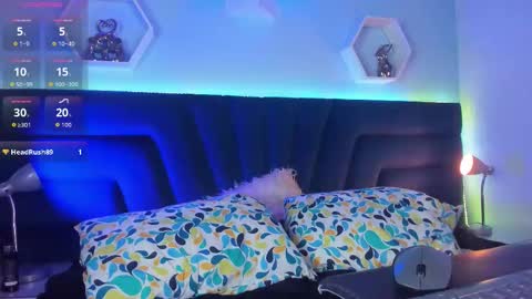 carla online show from 10/08/25, 04:43