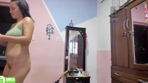 Snapshot of carla_rossi chatting on 01/21/25, 05:38 Carla online show from 01/21/25, 05:38