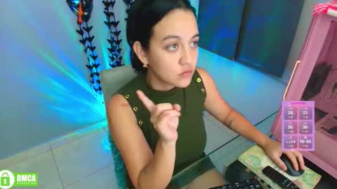 Snapshot of carla_rossi chatting on 10/27/25, 11:20 Carla online show from 10/27/25, 11:20