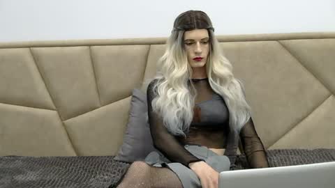 sexy online show from 05/13/26, 09:11