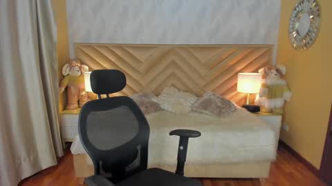 Snapshot of carla_santini chatting on 12/19/24, 09:28 Carla Santini online show from 12/19/24, 09:28