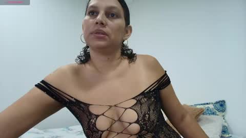 carlaantonellii online show from 05/20/26, 01:06
