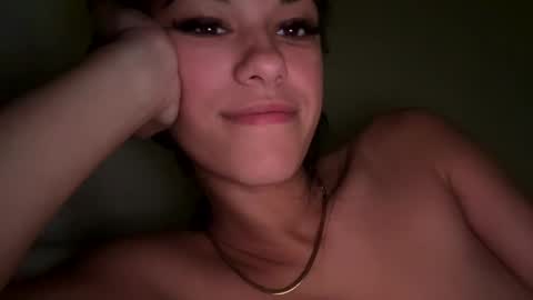 Snapshot of carlamaria200 chatting on 12/11/24, 08:39 Carla Maria online show from 12/11/24, 08:39