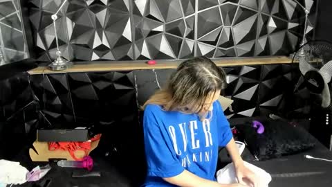 Snapshot of carlamarrinson chatting on 12/16/24, 01:42 carlamarrinson online show from 12/16/24, 01:42