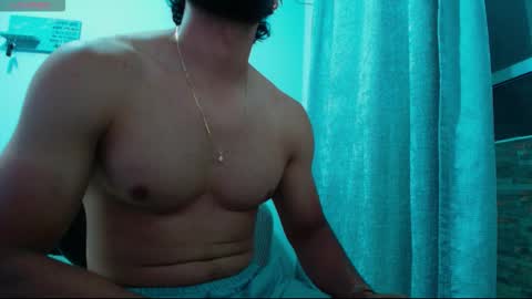 Snapshot of carlbadams96 chatting on 11/16/25, 11:54 sebasfit online show from 11/16/25, 11:54