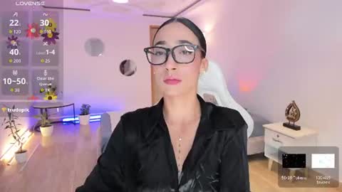 Snapshot of carleewinter chatting on 07/18/26, 10:46 Alejandra online show from 07/18/26, 10:46