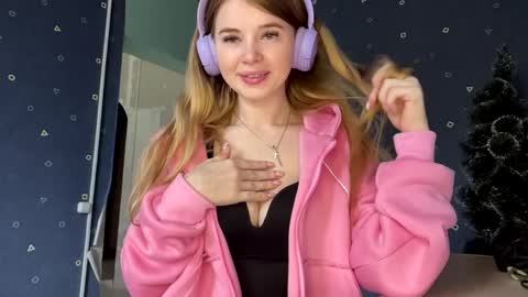 Kaayy  Its my first day here  online show from 04/09/26, 07:47