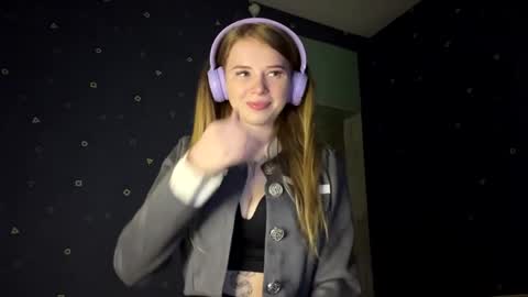 Kaayy  Its my first day here  online show from 04/13/26, 07:52