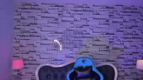 Snapshot of carlie_mayer chatting on 12/24/24, 04:00 CARLYE online show from 12/24/24, 04:00