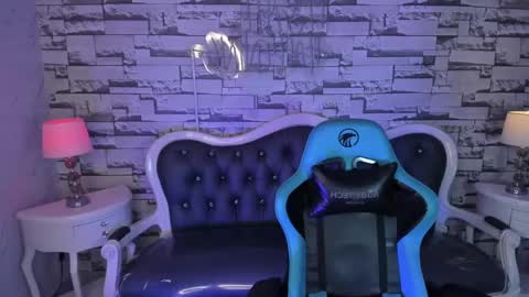 Snapshot of carlie_mayer chatting on 12/28/24, 04:19 CARLYE online show from 12/28/24, 04:19