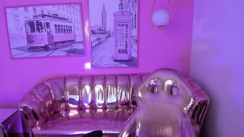 Snapshot of carlie_mayer chatting on 01/31/25, 04:03 CARLYE online show from 01/31/25, 04:03