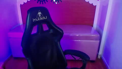 Snapshot of carlie_mayer chatting on 10/01/25, 03:12 CARLYE online show from 10/01/25, 03:12