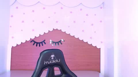 Snapshot of carlie_mayer chatting on 11/05/25, 02:55 CARLYE online show from 11/05/25, 02:55