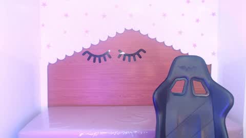 Snapshot of carlie_mayer chatting on 11/28/25, 03:53 CARLYE online show from 11/28/25, 03:53