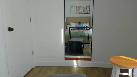 Snapshot of carliescott_meow chatting on 03/03/25, 11:56 Carlie online show from 03/03/25, 11:56