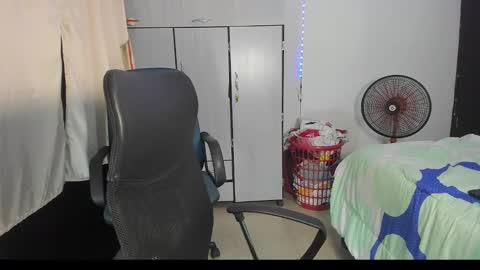 Snapshot of carlitosex09 chatting on 02/10/25, 05:09 master online show from 02/10/25, 05:09