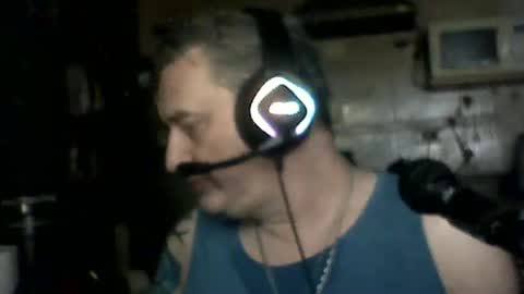 Snapshot of carlos712009 chatting on 02/24/26, 04:32 carlos712009 online show from 02/24/26, 04:32