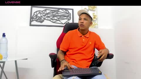 Snapshot of carlos_alber12 chatting on 03/08/25, 07:20 carlos_alber12 online show from 03/08/25, 07:20