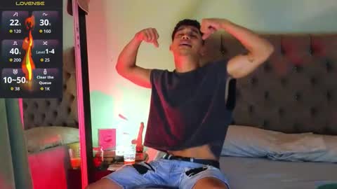 carloshero69 online show from 12/18/25, 08:26