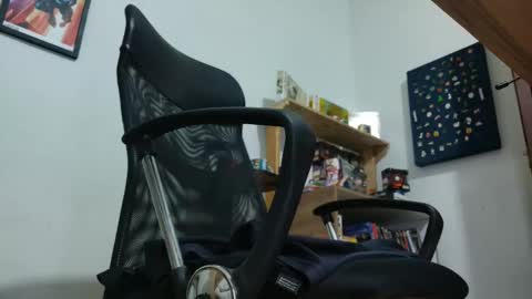 Snapshot of carlostraboo chatting on 11/13/25, 06:12 Carlostraboo on of online show from 11/13/25, 06:12