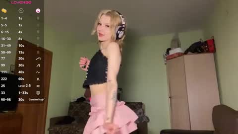 Elina online show from 06/18/26, 11:31