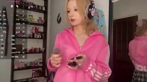 Elina online show from 06/25/26, 09:41