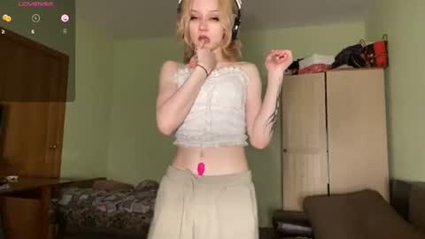 Elina online show from 07/06/26, 11:40