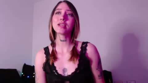 carmennrusso online show from 10/10/25, 08:41