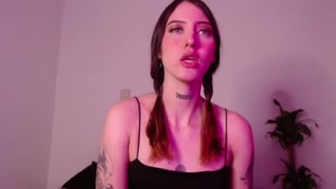 carmennrusso online show from 11/28/25, 09:28