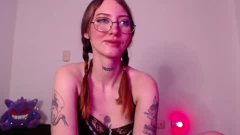 carmennrusso online show from 12/16/25, 04:50