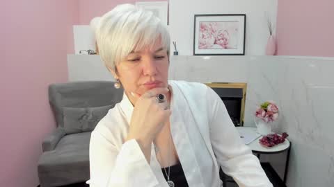 Carmen online show from 12/16/24, 03:30