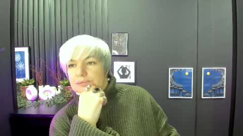 Carmen online show from 12/21/25, 08:38