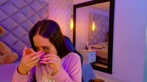 caro_adams1 online show from 11/22/25, 11:31