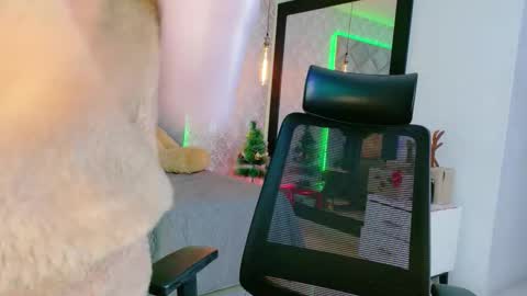 caro_adams1 online show from 01/09/26, 11:13