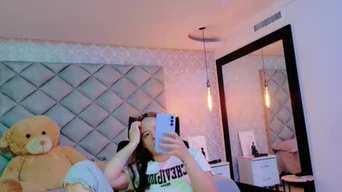 caro_adams1 online show from 02/01/26, 10:58