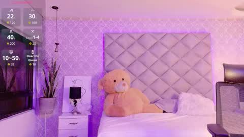 caro_adams1 online show from 02/18/26, 11:06