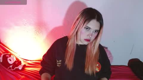 Snapshot of caro_linadorothy chatting on 11/14/25, 05:50 carolina dorothy online show from 11/14/25, 05:50