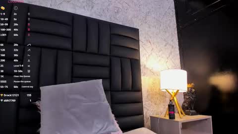 Snapshot of caro_martinezz chatting on 02/21/25, 08:07 online show from 02/21/25, 08:07