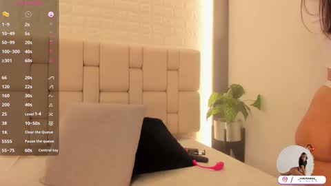 Snapshot of caro_martinezz chatting on 09/10/25, 11:32 online show from 09/10/25, 11:32