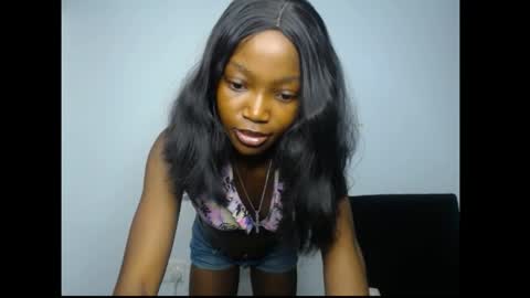 caroline online show from 05/01/26, 04:39