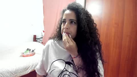 Snapshot of carol_diazz chatting on 12/24/24, 09:22 carol I broadcast from 3-9 pm Chicago USA online show from 12/24/24, 09:22