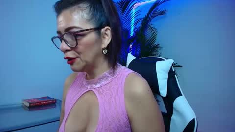 Snapshot of carol_miss2 chatting on 10/02/25, 11:28 CAROL online show from 10/02/25, 11:28