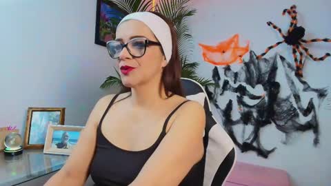 Snapshot of carol_miss2 chatting on 10/21/25, 11:00 CAROL online show from 10/21/25, 11:00