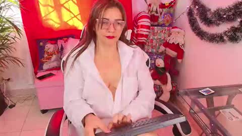 CAROL online show from 12/15/25, 01:04