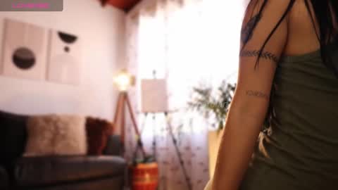 Snapshot of carolart chatting on 01/21/25, 04:37 carolart online show from 01/21/25, 04:37