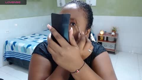 Snapshot of caroldelatorre chatting on 03/12/25, 12:36 Carol de la torre online show from 03/12/25, 12:36