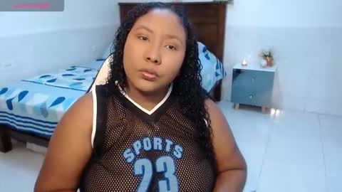 Snapshot of caroldelatorre chatting on 10/31/25, 08:21 Carol de la torre online show from 10/31/25, 08:21