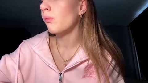 Lisa online show from 12/23/25, 08:34