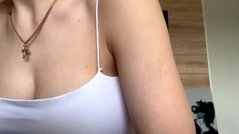 Lisa online show from 04/08/26, 08:03