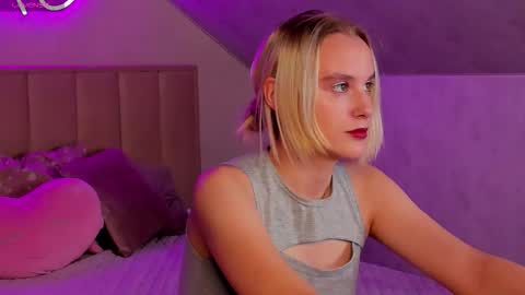 Snapshot of carolin_miller chatting on 10/21/25, 05:41 Carol online show from 10/21/25, 05:41